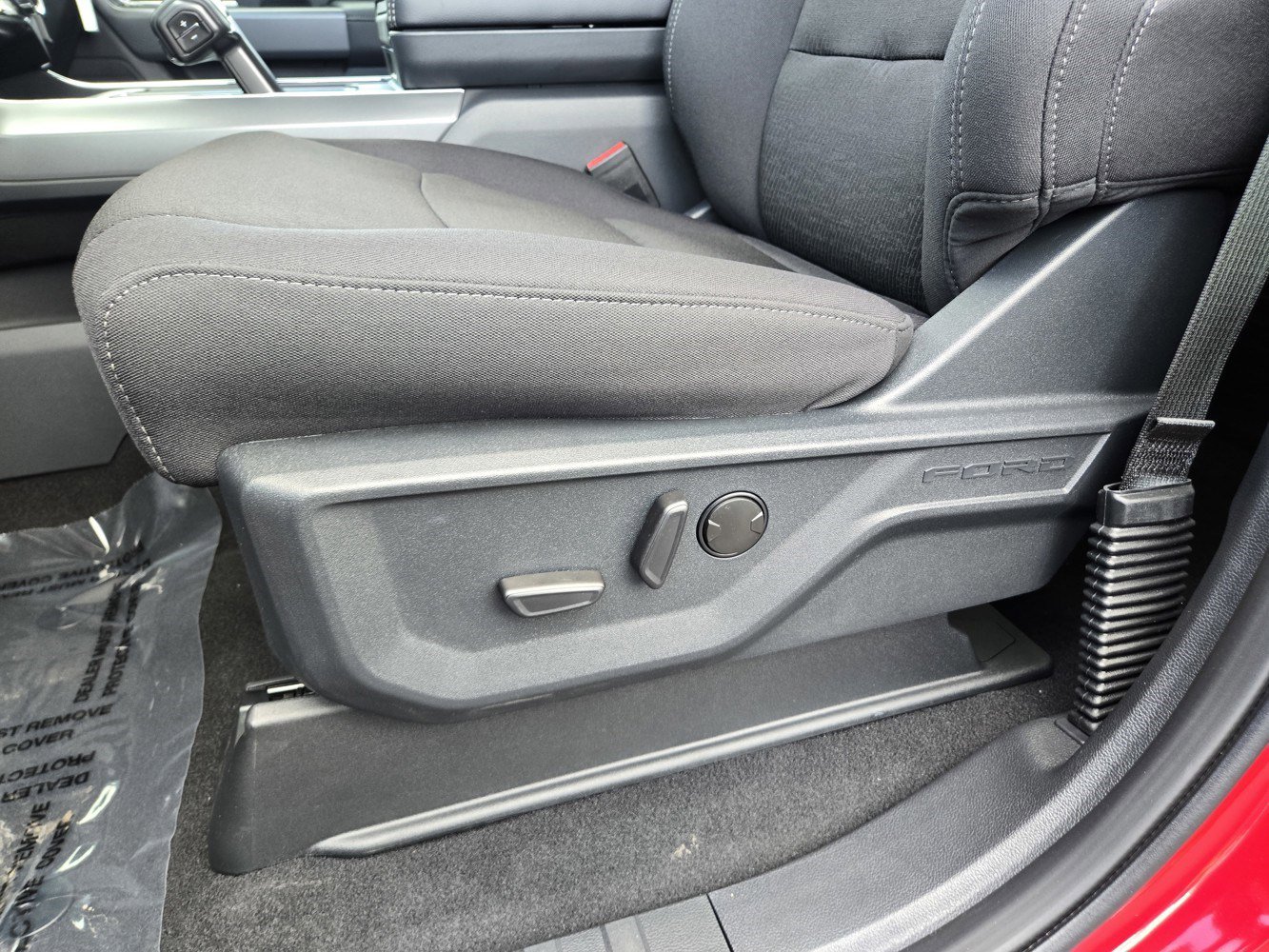2025 Ford F-150 XLT photo 17