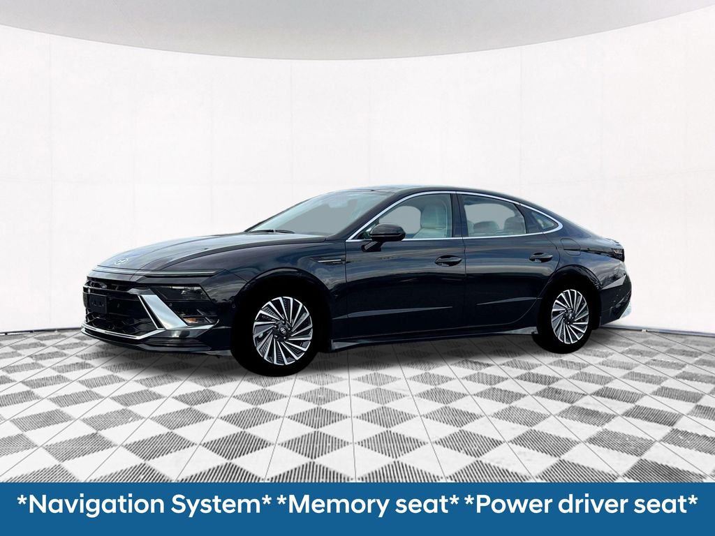 2025 Hyundai Sonata Hybrid Limited photo 2