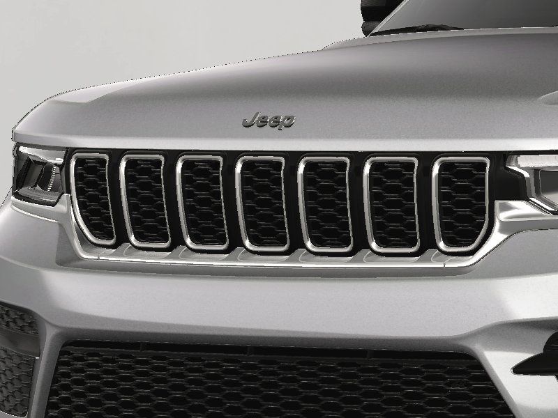 2025 Jeep Grand Cherokee Laredo Altitude photo 12