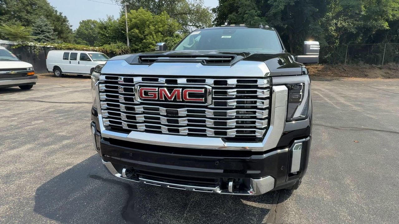 2025 Gmc Sierra 2500 HD Denali photo 3