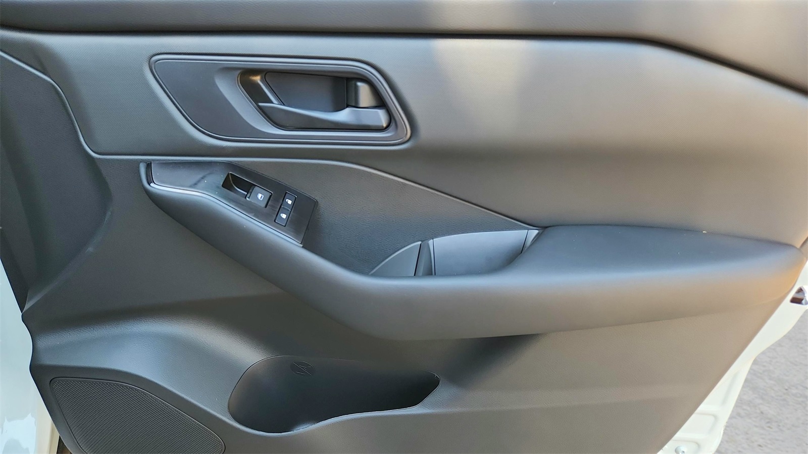 2025 Nissan Rogue S photo 20