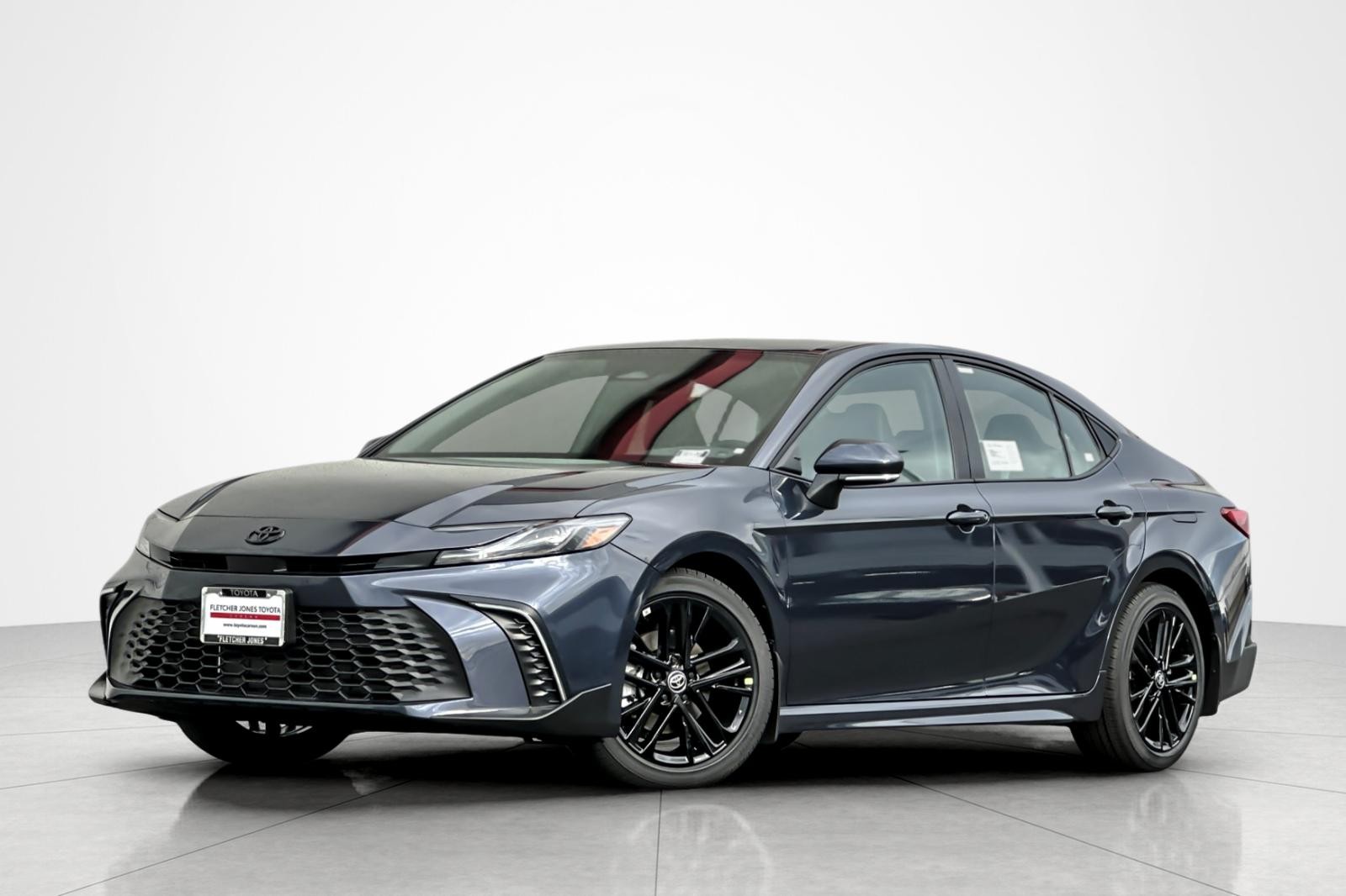 2026 Toyota Camry SE's photo