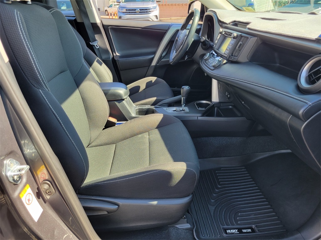 2018 Toyota RAV4 XLE photo 15