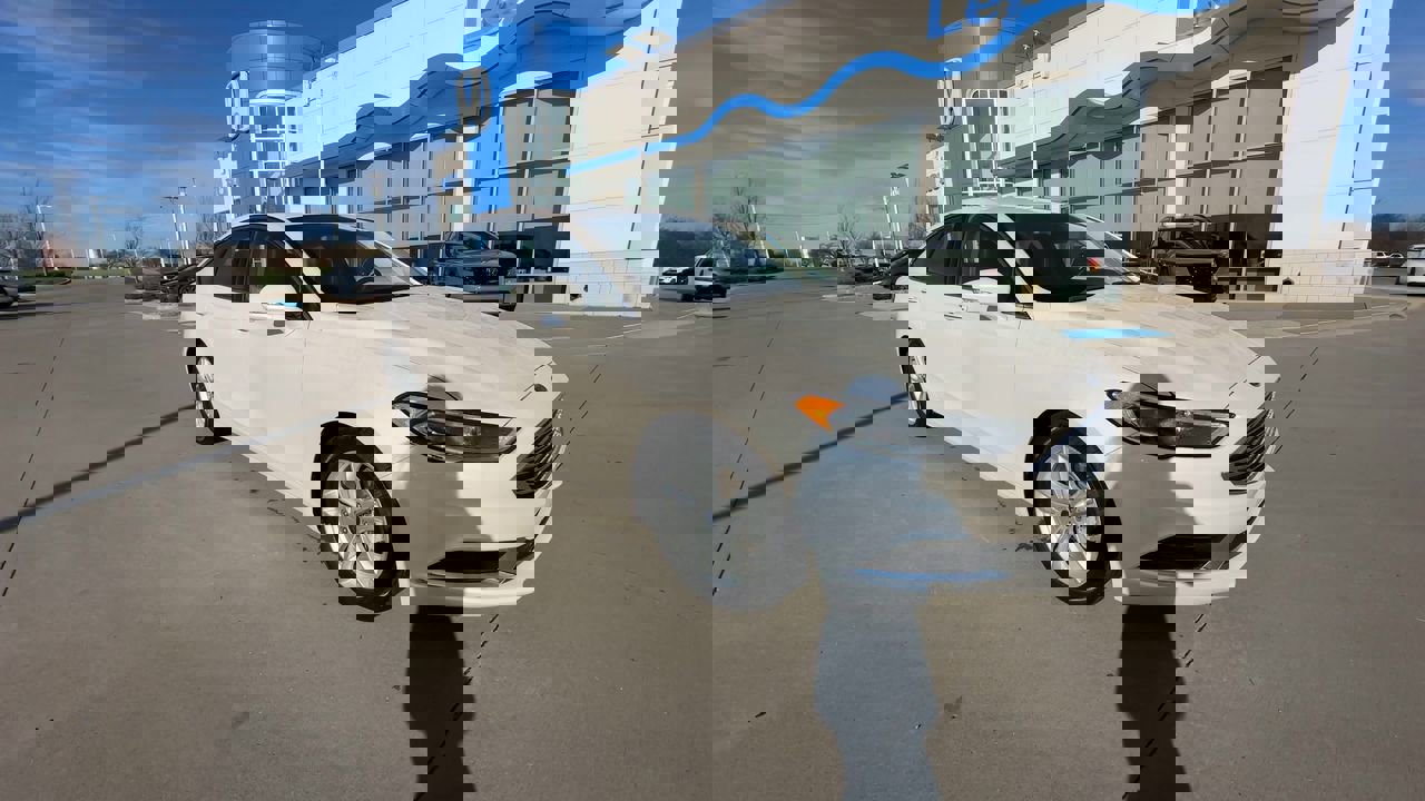 Used 2018 Ford Fusion SE with VIN 3FA6P0HD2JR180747 for sale in Kansas City, KS