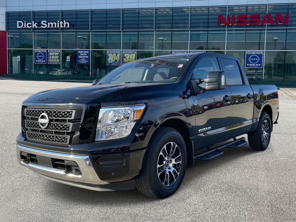 2024 Nissan Titan SV photo 2