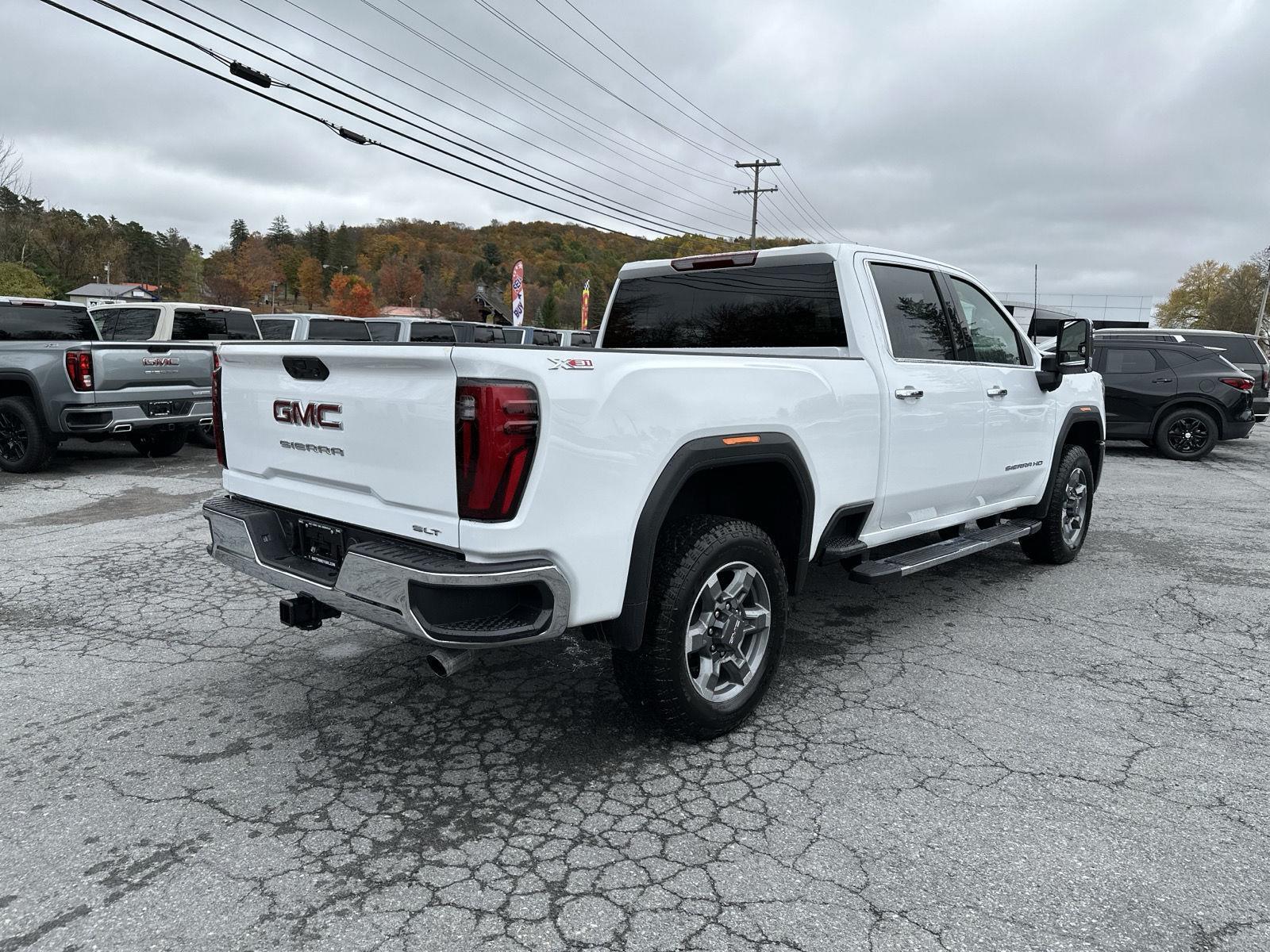2026 Gmc Sierra 2500 HD SLT photo 2
