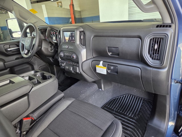2025 Chevrolet Silverado 2500HD Custom photo 46