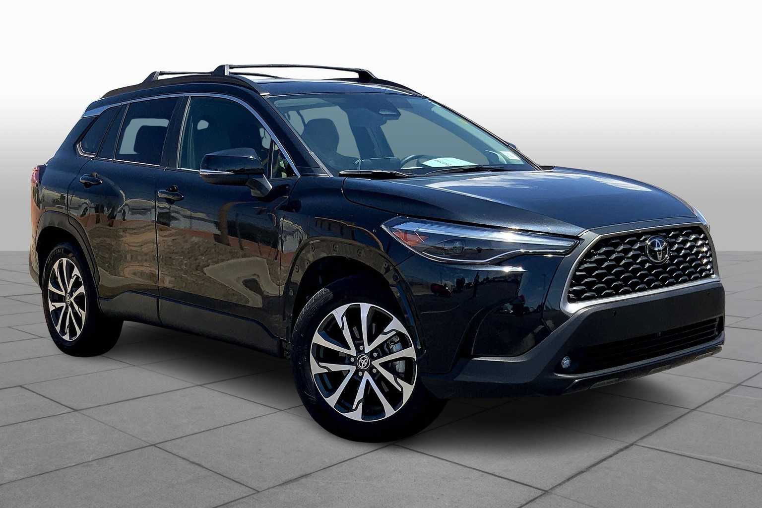 2024 Toyota Corolla Cross XLE photo 2