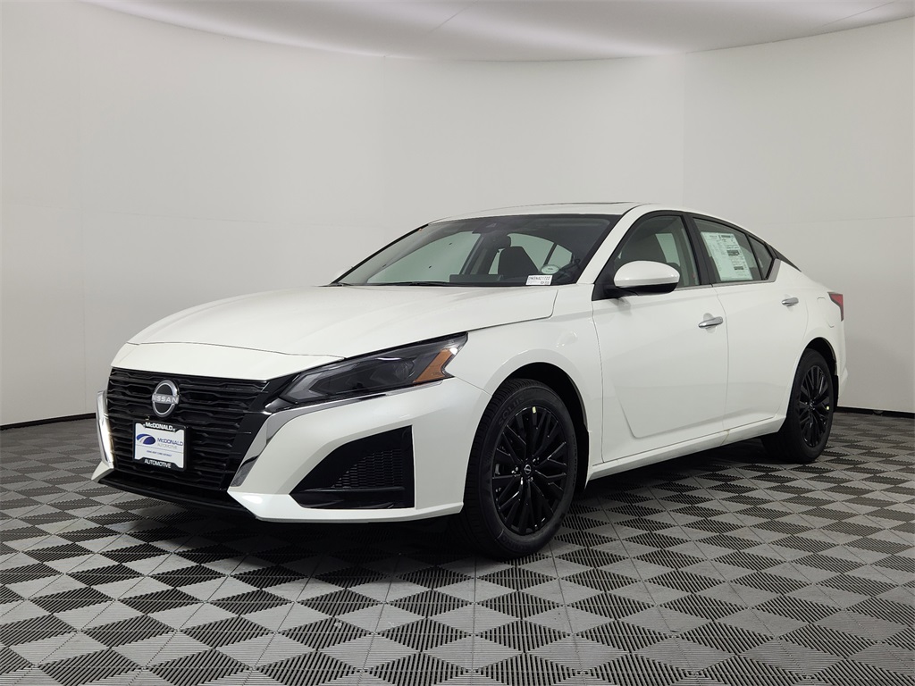 2025 Nissan Altima SV's photo