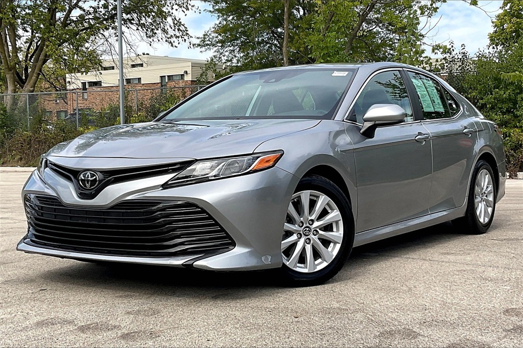 2019 Toyota Camry LE photo 11