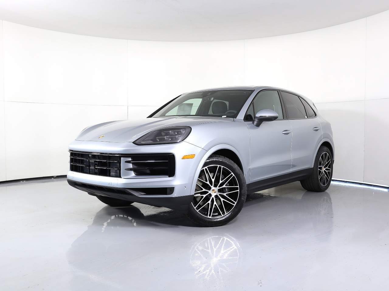 2025 Porsche Cayenne Base's photo