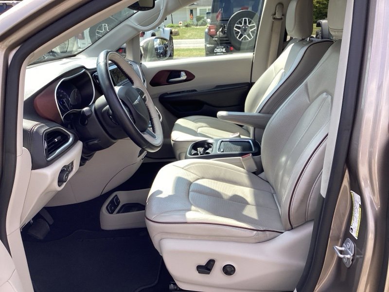 2018 Chrysler Pacifica Limited photo 19