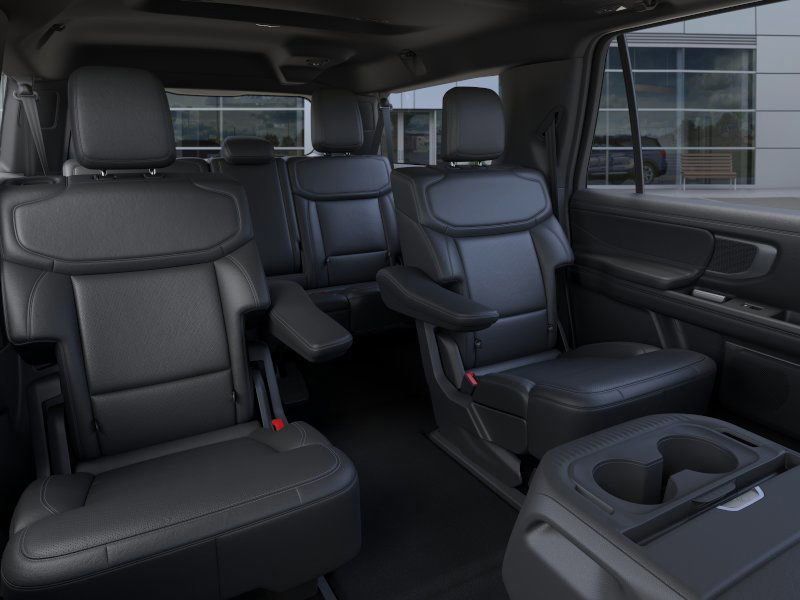 2025 Ford Expedition Platinum MAX photo 7
