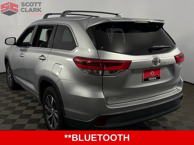 2017 Toyota Highlander XLE photo 3