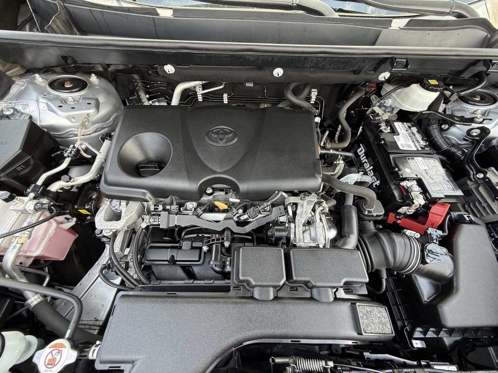 2021 Toyota RAV4 XLE photo 30