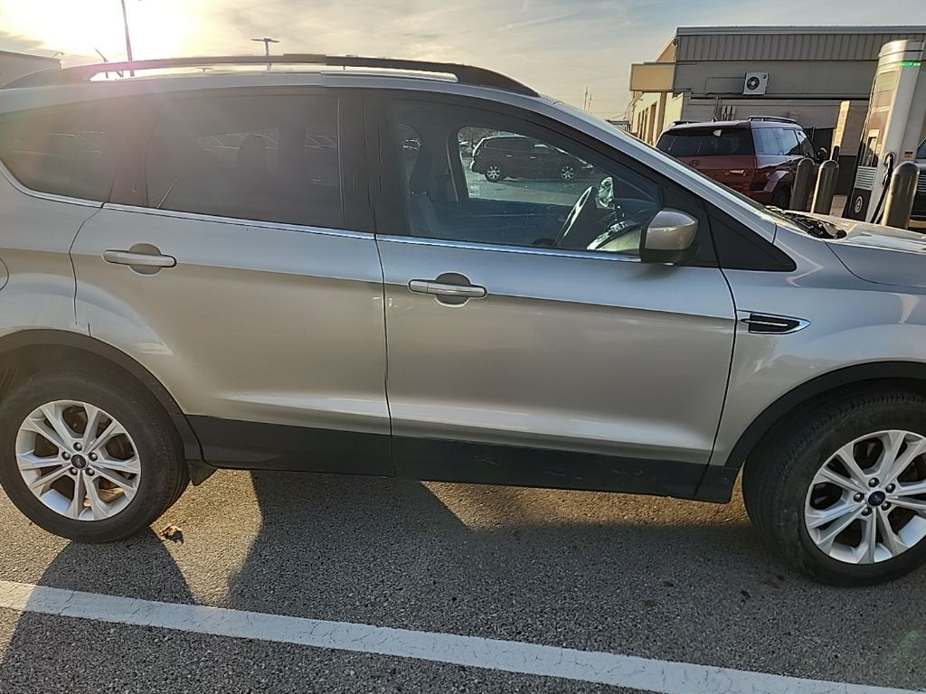 2018 Ford Escape SE photo 3
