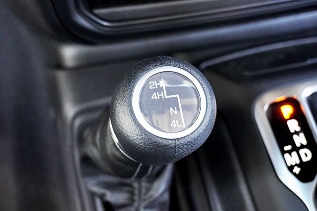 New 2025 Anvil Clear-Coat Exterior Paint Jeep Sport image 39