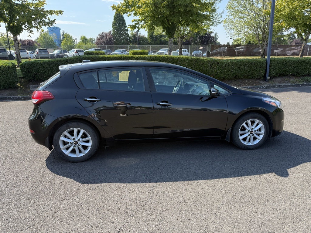 2017 Kia Forte LX photo 8