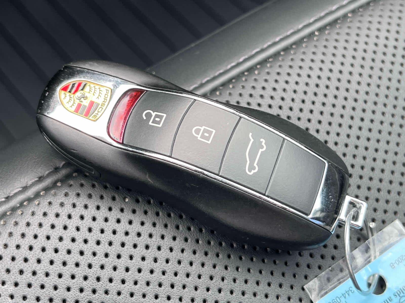 2024 Porsche Macan Base photo 34
