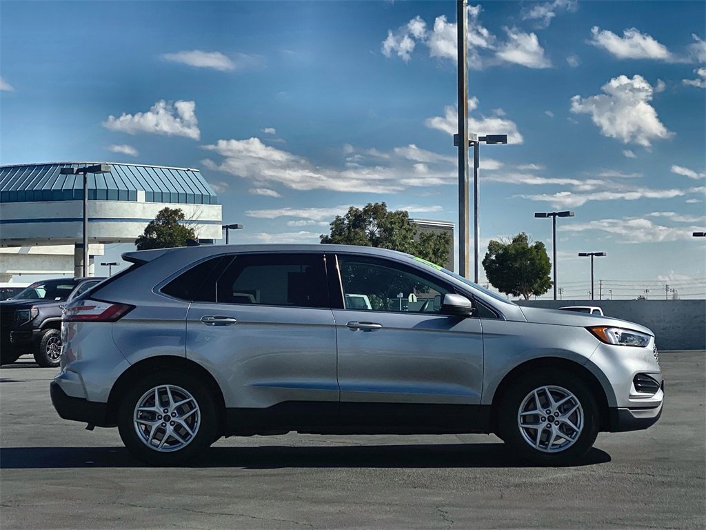 2023 Ford Edge SEL photo 4