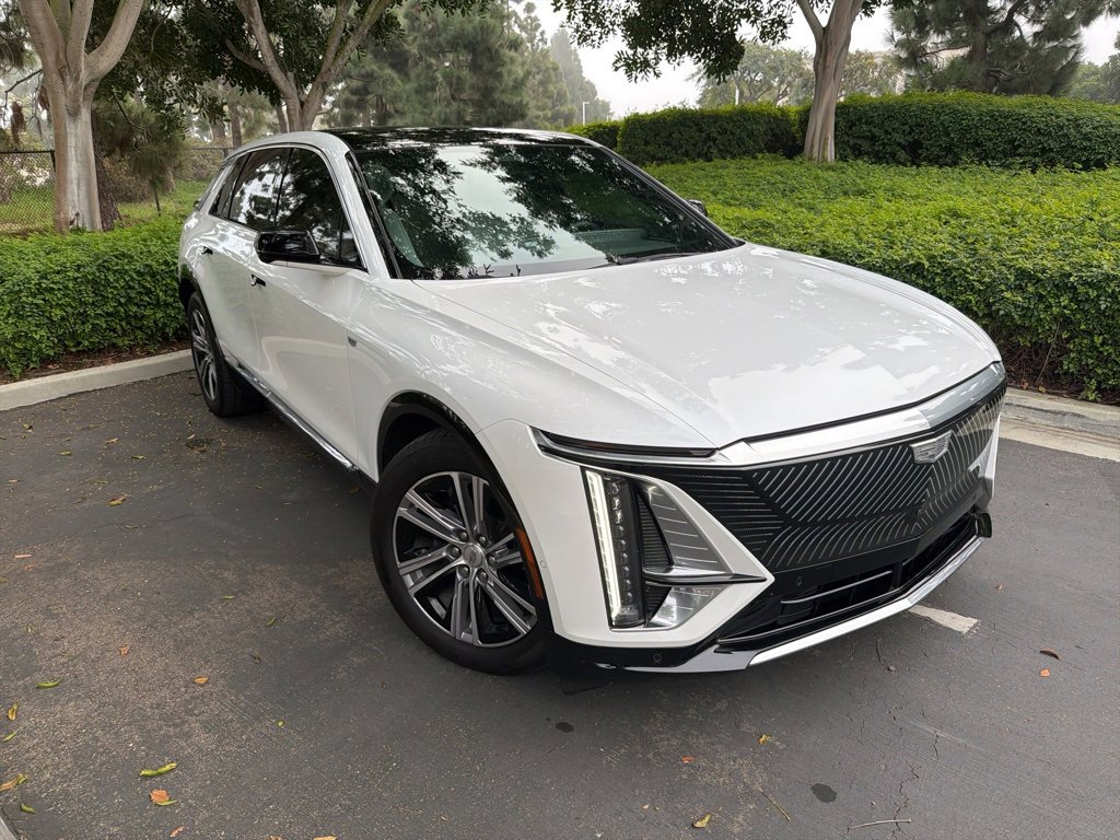2024 Cadillac LYRIQ Luxury 2's photo