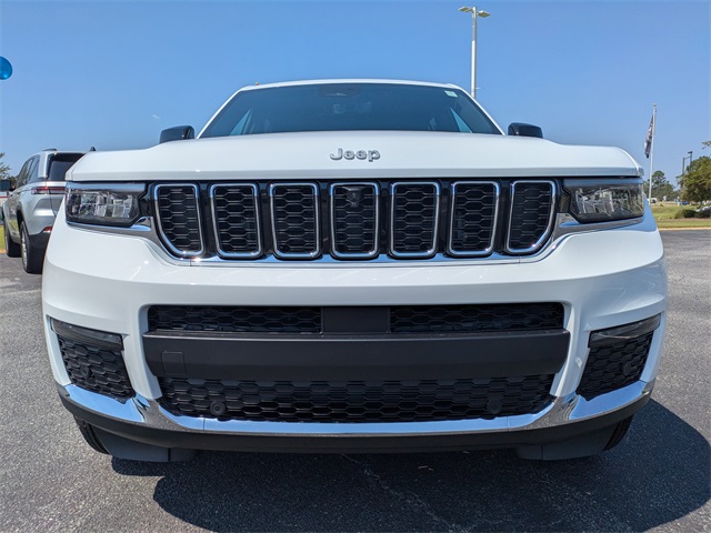2025 Jeep Grand Cherokee Limited photo 8