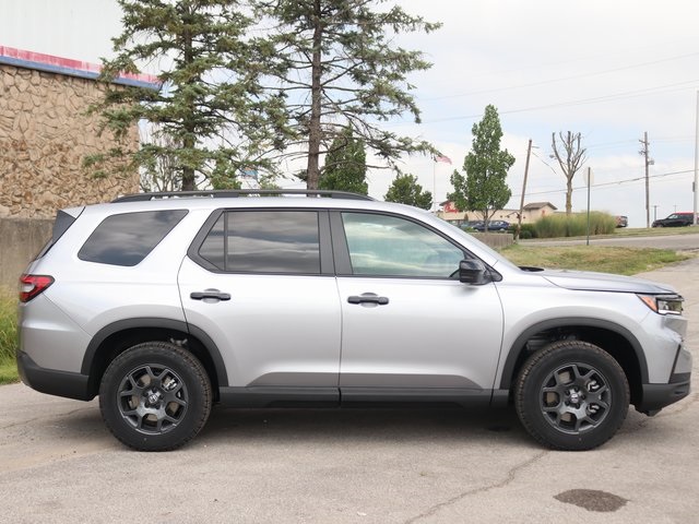 2025 Honda Pilot TrailSport photo 4