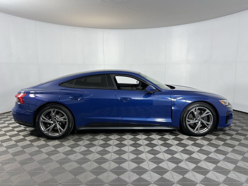 2024 Audi e-tron GT Premium Plus photo 3