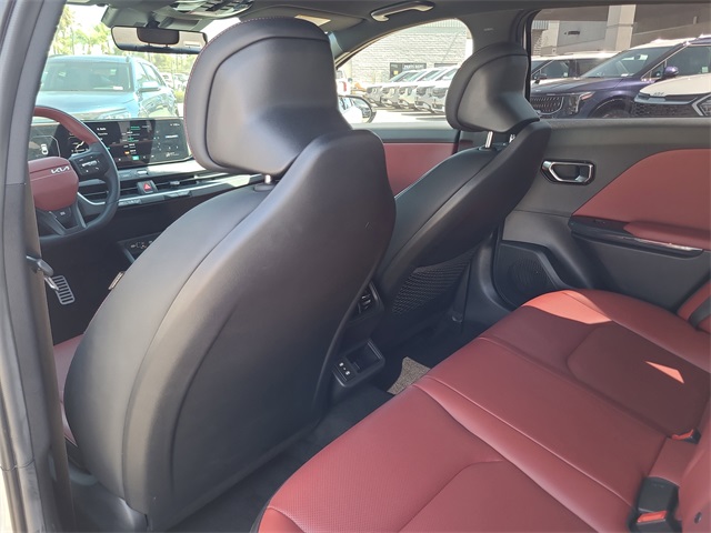 2025 Kia K4 GT-Line Turbo photo 12