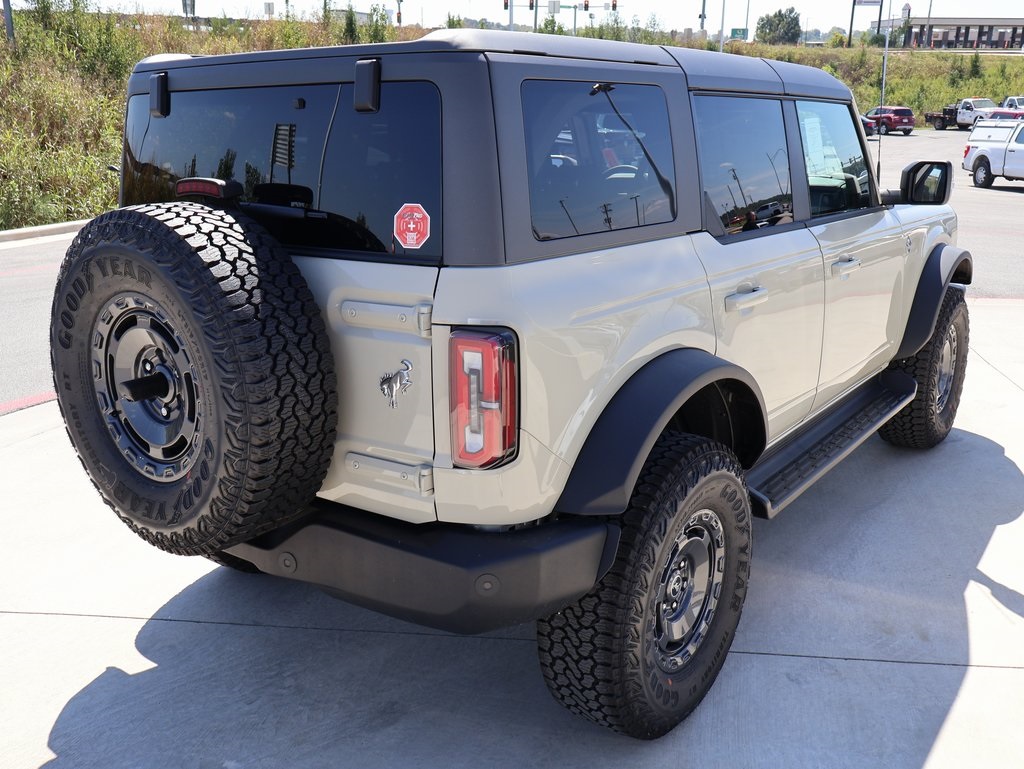 2025 Ford Bronco Outer Banks photo 4