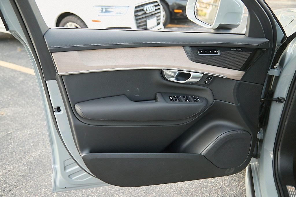 2026 VOLVO XC90 - Image 8