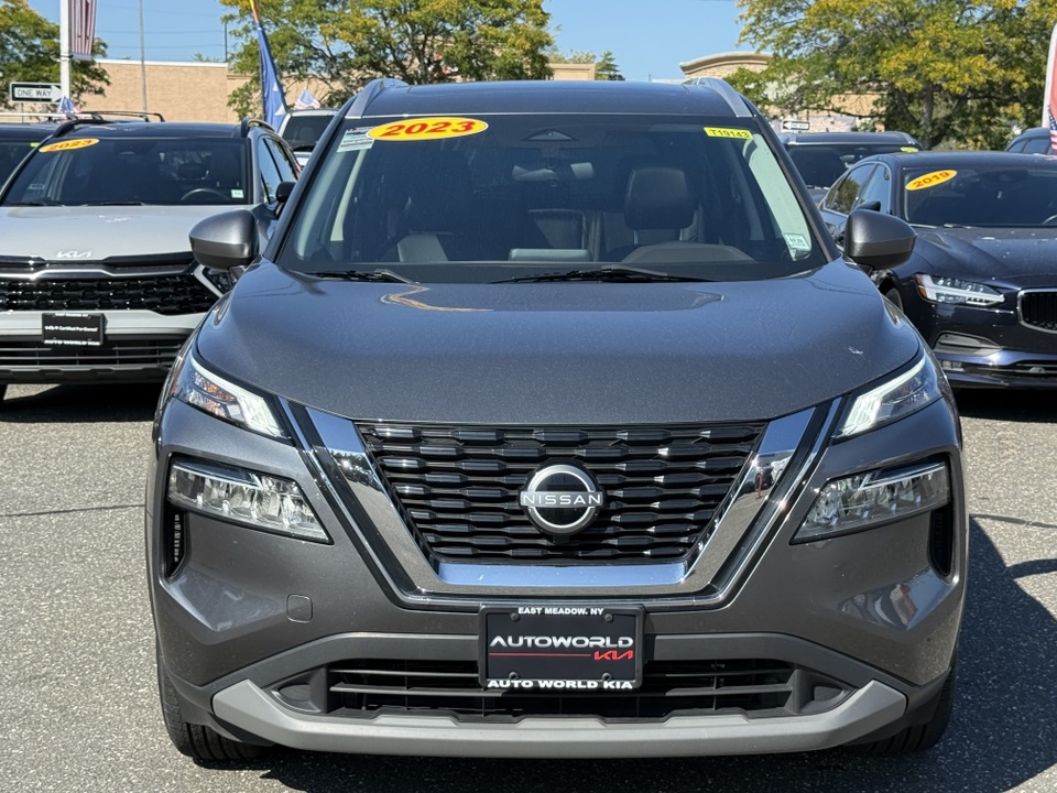 2023 Nissan Rogue SV photo 2