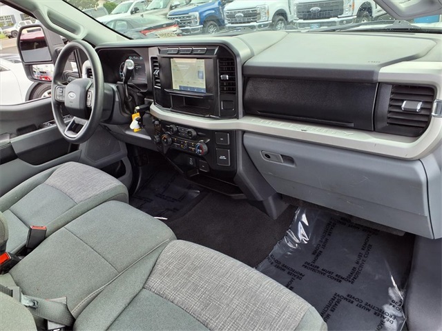 2023 Ford F-350 XLT photo 25