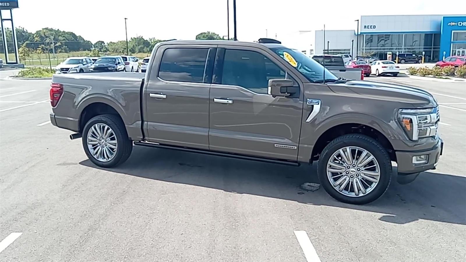 2025 Ford F-150 Platinum photo 2