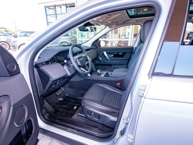 2025 Land Rover Discovery Sport S photo 34