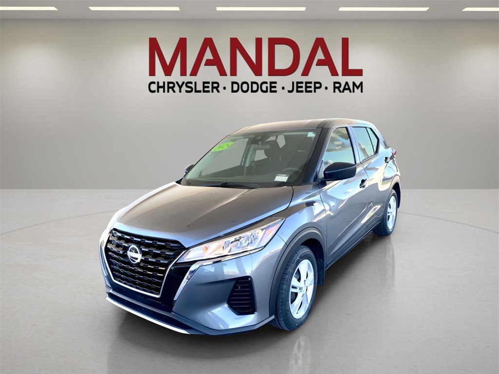 2024 Nissan Kicks S's photo