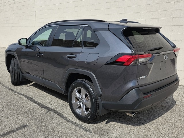 2022 Toyota RAV4 XLE photo 3