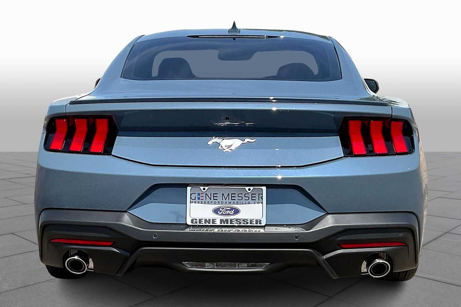 2025 Ford Mustang EcoBoost Premium photo 4