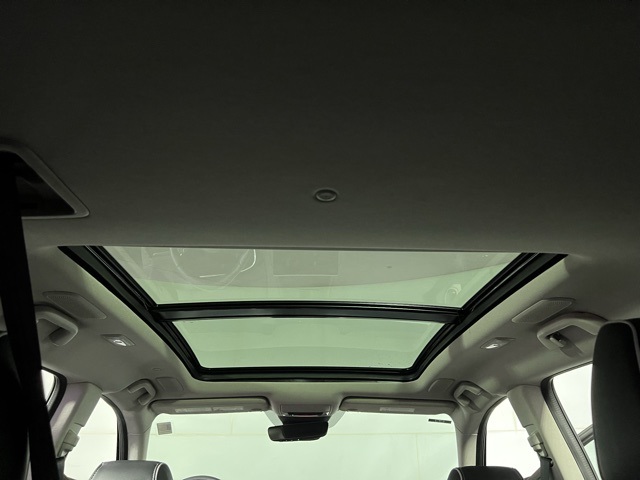 2026 Acura MDX SH-AWD Advance photo 12