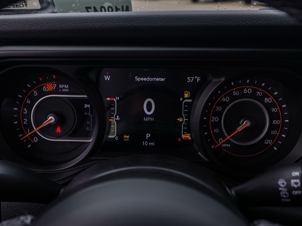 New 2026 Bright White Clear-Coat Exterior Paint Jeep Sport S image 27