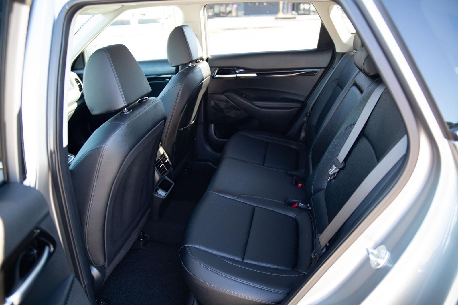 2025 Kia Seltos SX photo 23