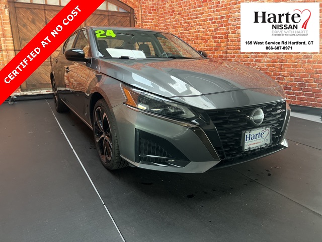 2024 Nissan Altima SR's photo