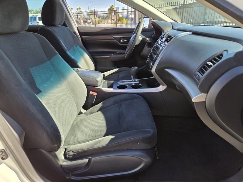 2015 Nissan Altima 2.5 S photo 11