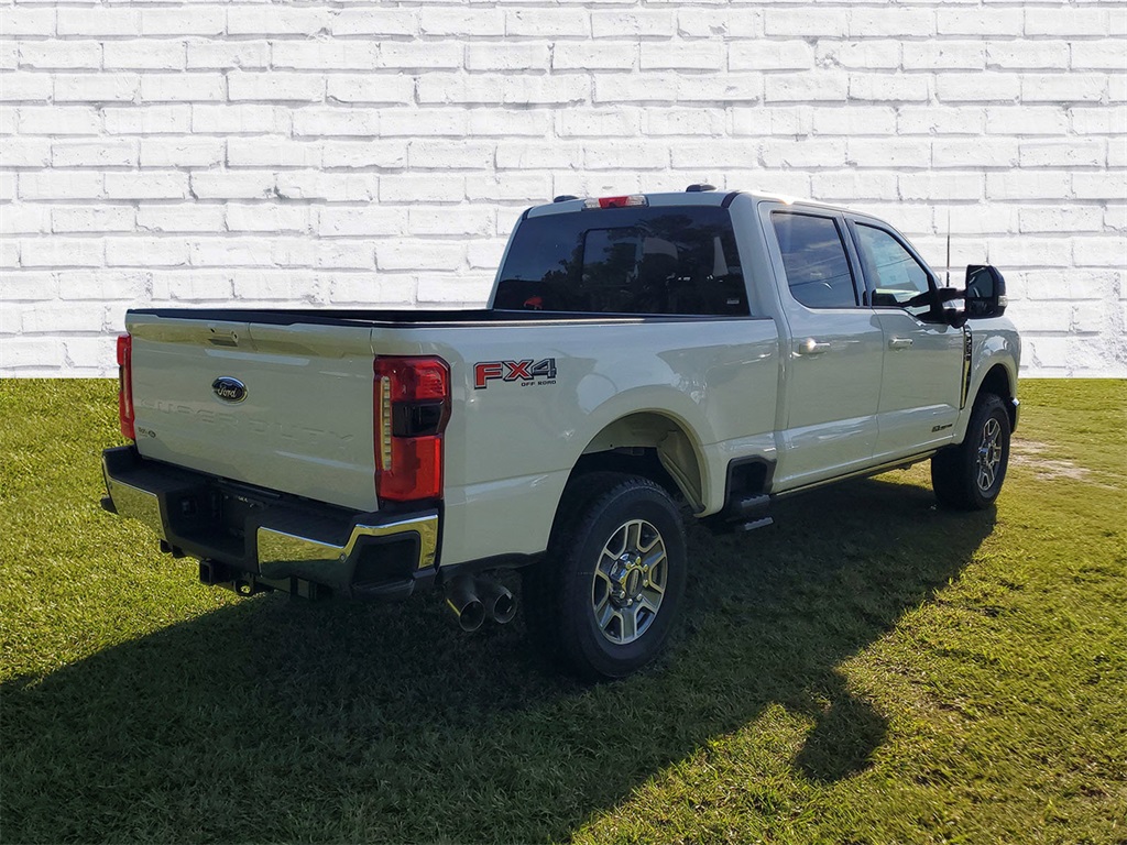 2025 Ford F-250 Lariat photo 2