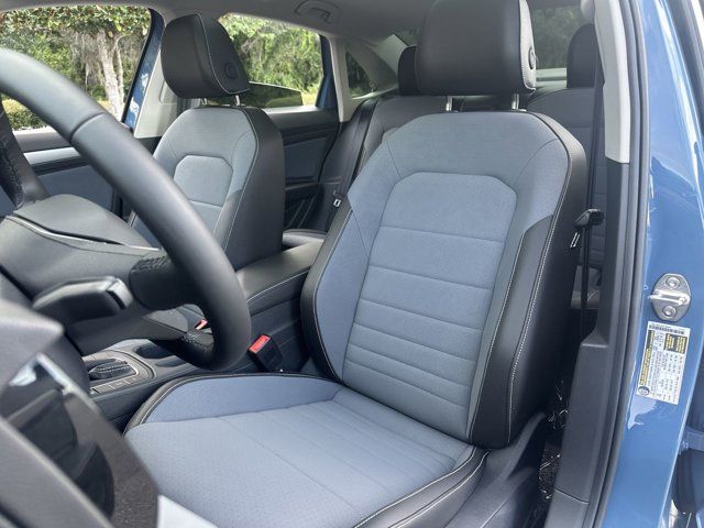 2025 Volkswagen Jetta 1.5T SE photo 3