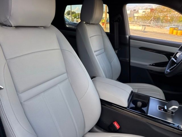 2026 Land Rover Range Rover Evoque S photo 4