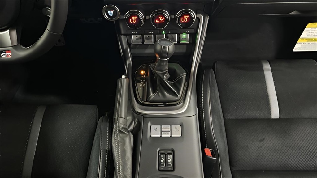 2025 Toyota GR86 Premium photo 9