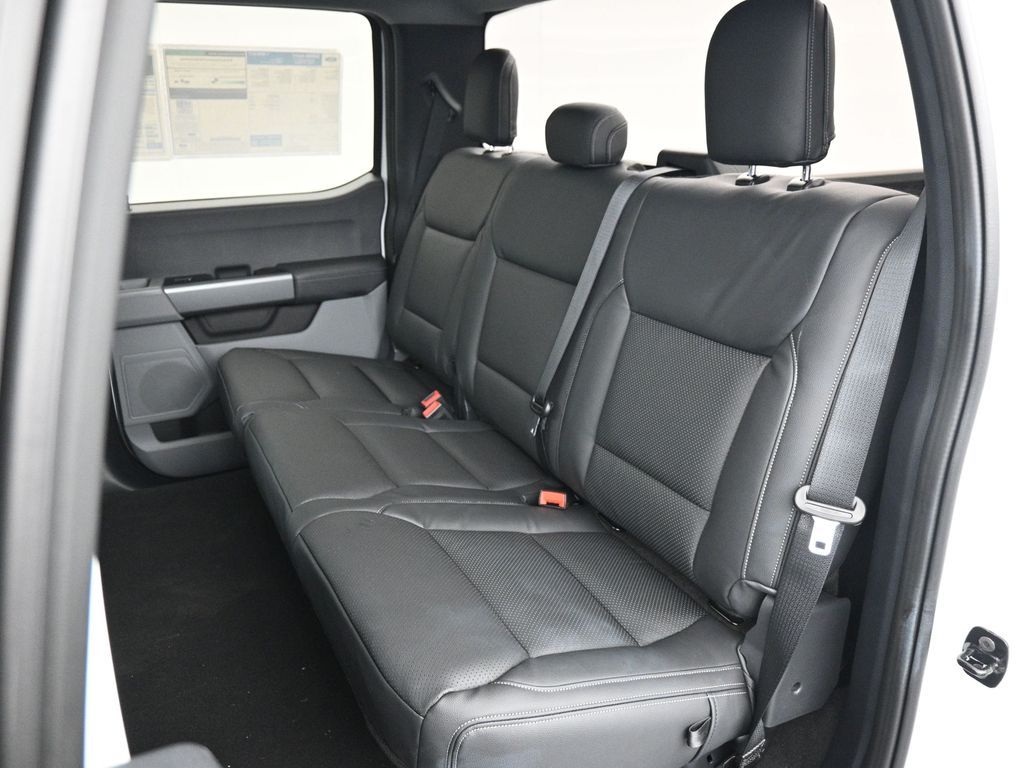 2025 Ford F-250 photo 15