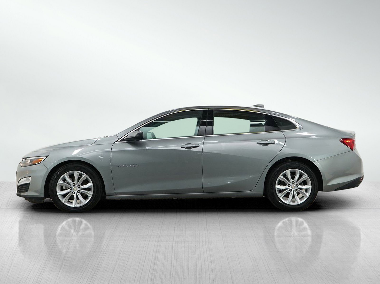 Used 2023 Chevrolet Malibu 1LT with VIN 1G1ZD5ST6PF211476 for sale in Burnsville, Minnesota