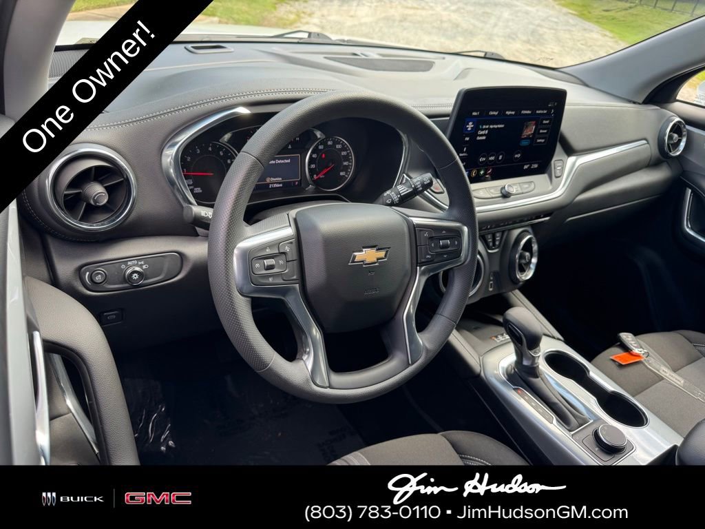 2023 Chevrolet Blazer 2LT photo 2